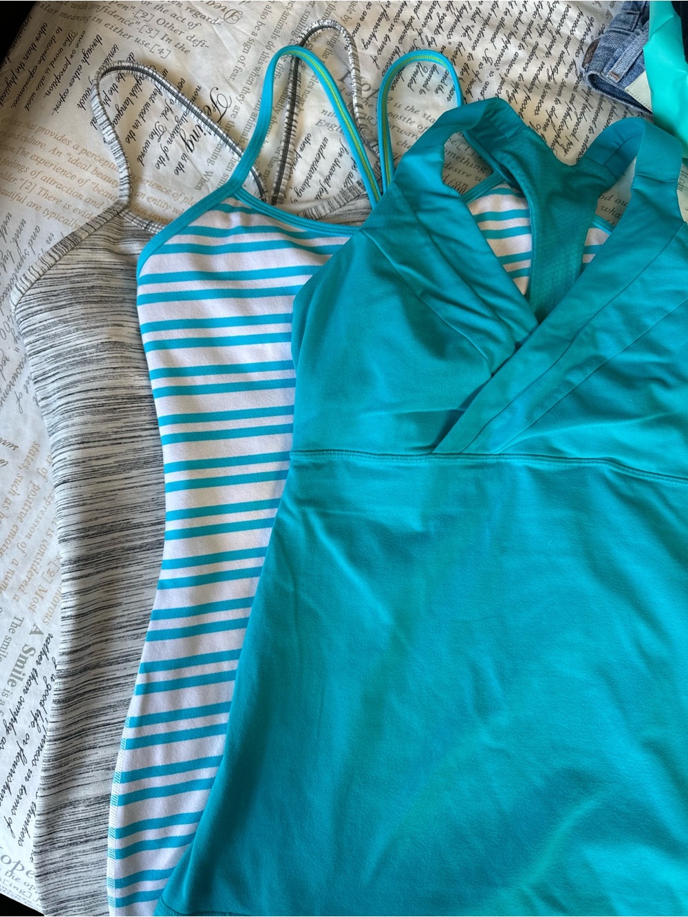 Lululemon size 6 top lot